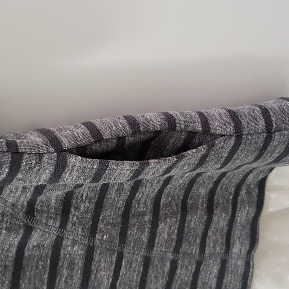 Logo Lori Goldstein Short Sleeve Ruffle Hem Top - Picture 4 of 9